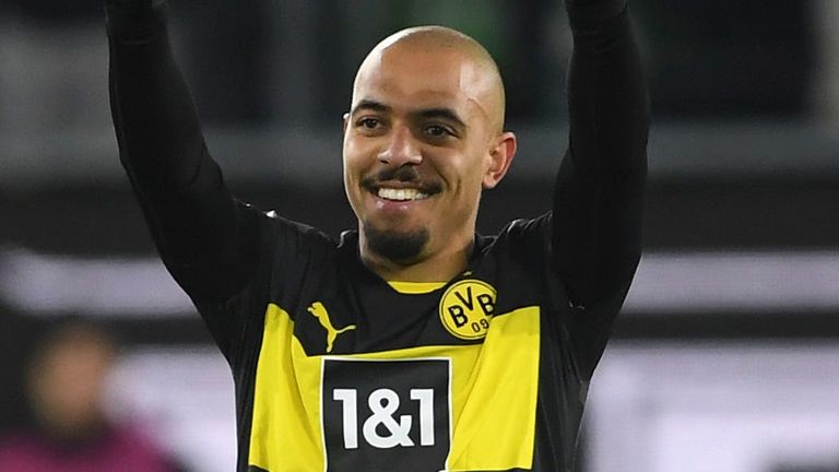 22 December 2024, Lower Saxony, Wolfsburg: Soccer: Bundesliga, VfL Wolfsburg - Borussia Dortmund, Matchday 15, Volkswagen Arena. Dortmund's Donyell Malen celebrates after his goal to make it 0:1. Photo by: Swen Pf'rtner/picture-alliance/dpa/AP Images